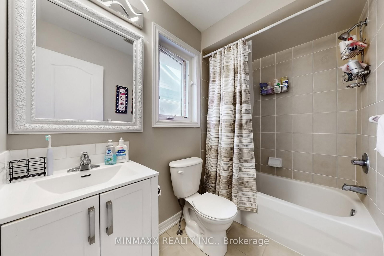 Detached House for sale at 764 Ferguson Drive, Milton, Ontario, L9T 7C7 - Beaty - MLS: W13010584