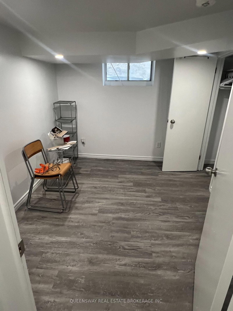 1389 Lansdowne Ave, Toronto, M6H 3Z9 | Image 3