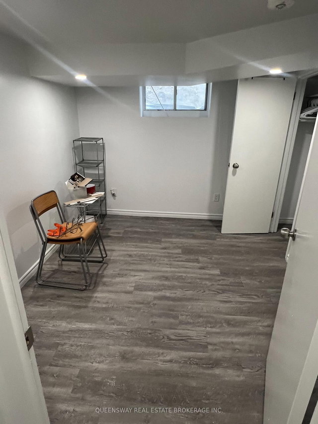 1389 Lansdowne Avenue