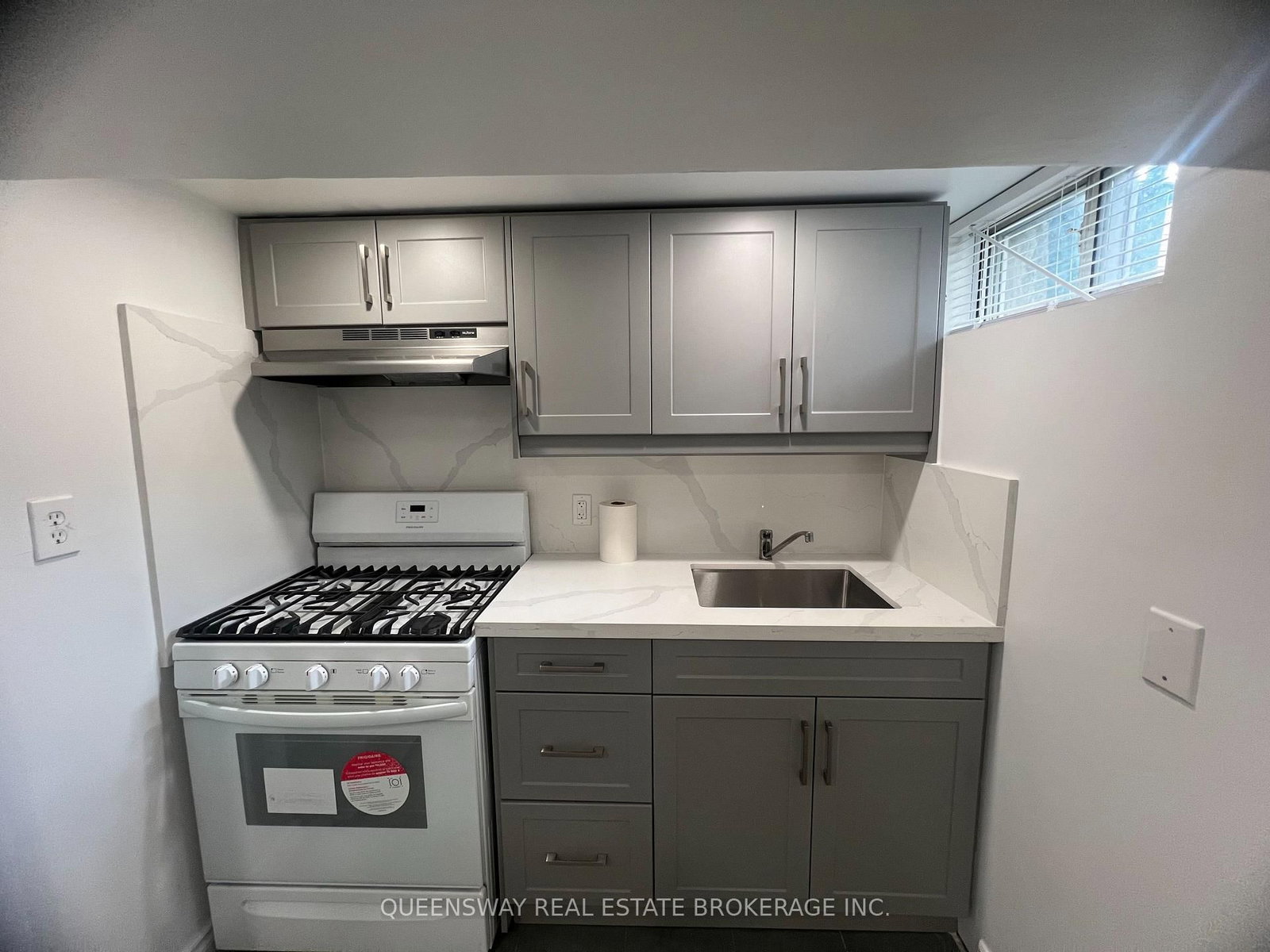 1389 Lansdowne Avenue - Photo 9