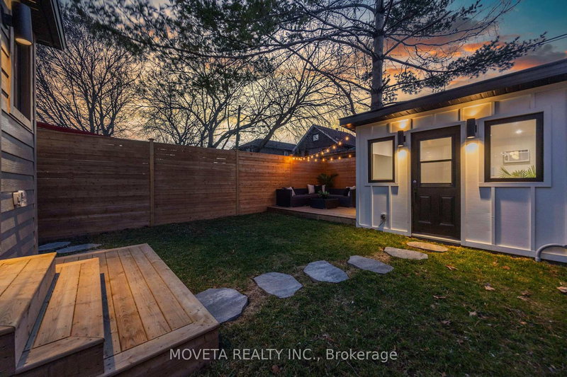 4 Mahoney Ave, Toronto, M6M 2H4 | Image 2