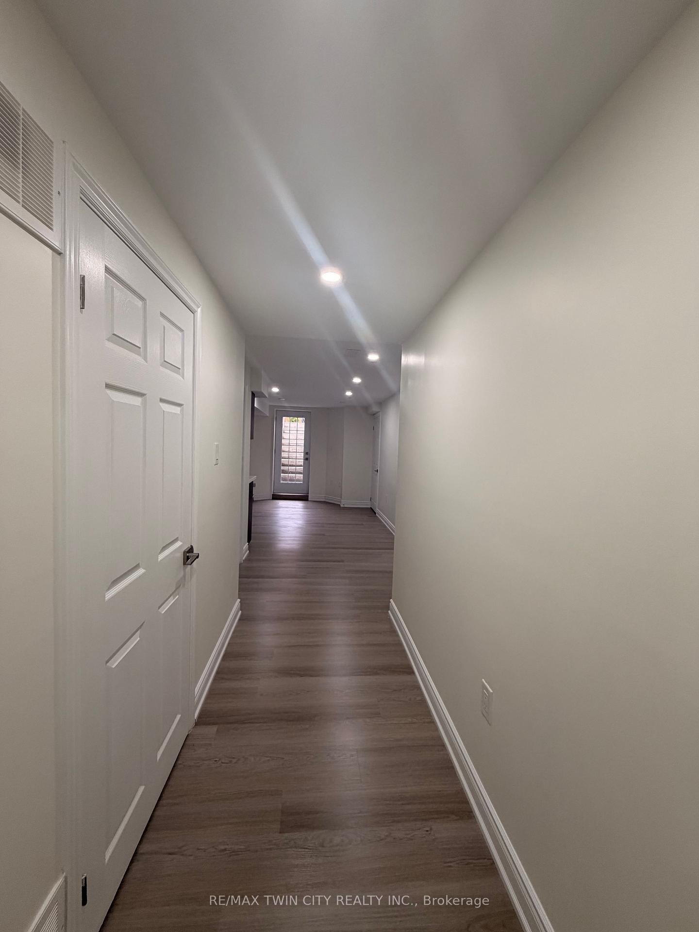 1- 420 Hincks Drive - Photo 3