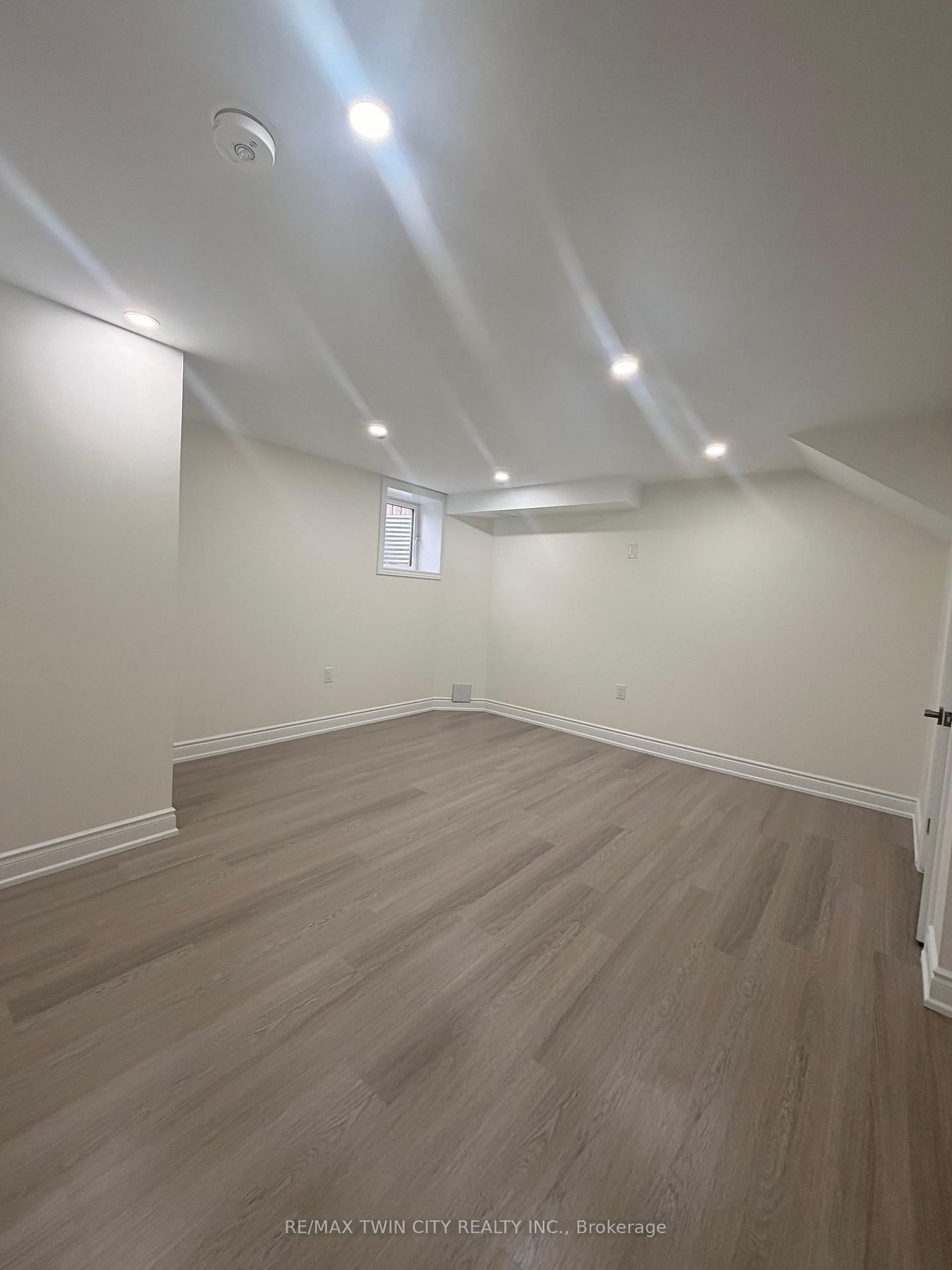 1- 420 Hincks Drive - Photo 5