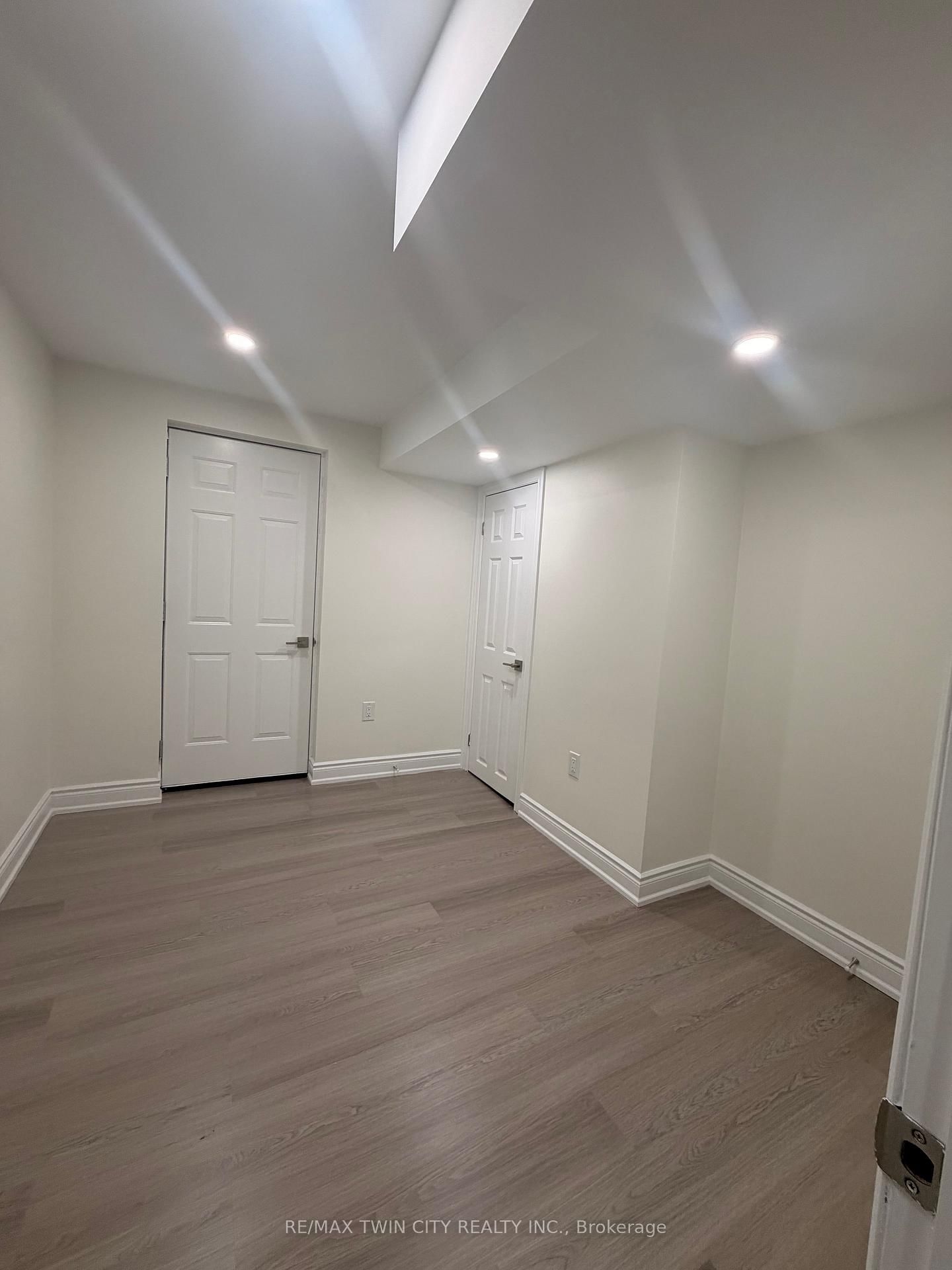 1- 420 Hincks Drive - Photo 6