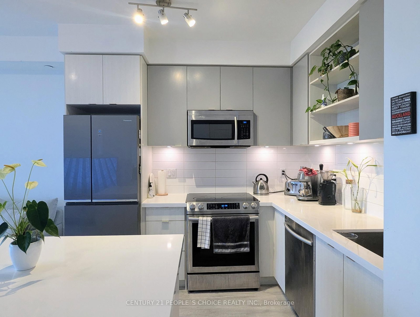 4699 Glen Erin Drive, Unit 408 - Photo 9