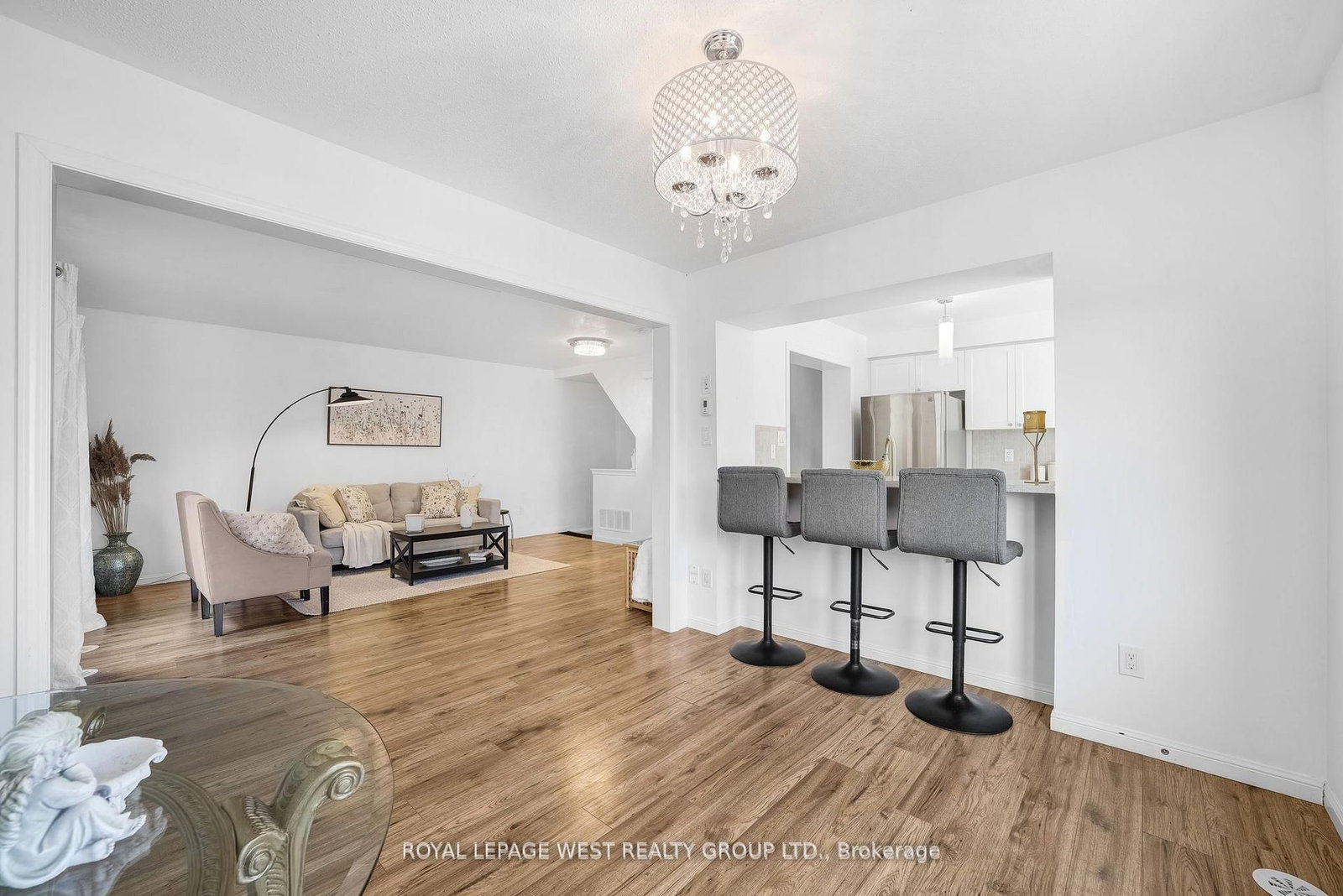 Townhouse for sale at 551 Pharo Pt, Milton, Ontario, L9T 8H6 - Willmott - MLS: W13011030