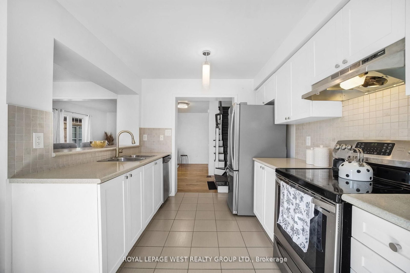 Townhouse for sale at 551 Pharo Pt, Milton, Ontario, L9T 8H6 - Willmott - MLS: W13011030