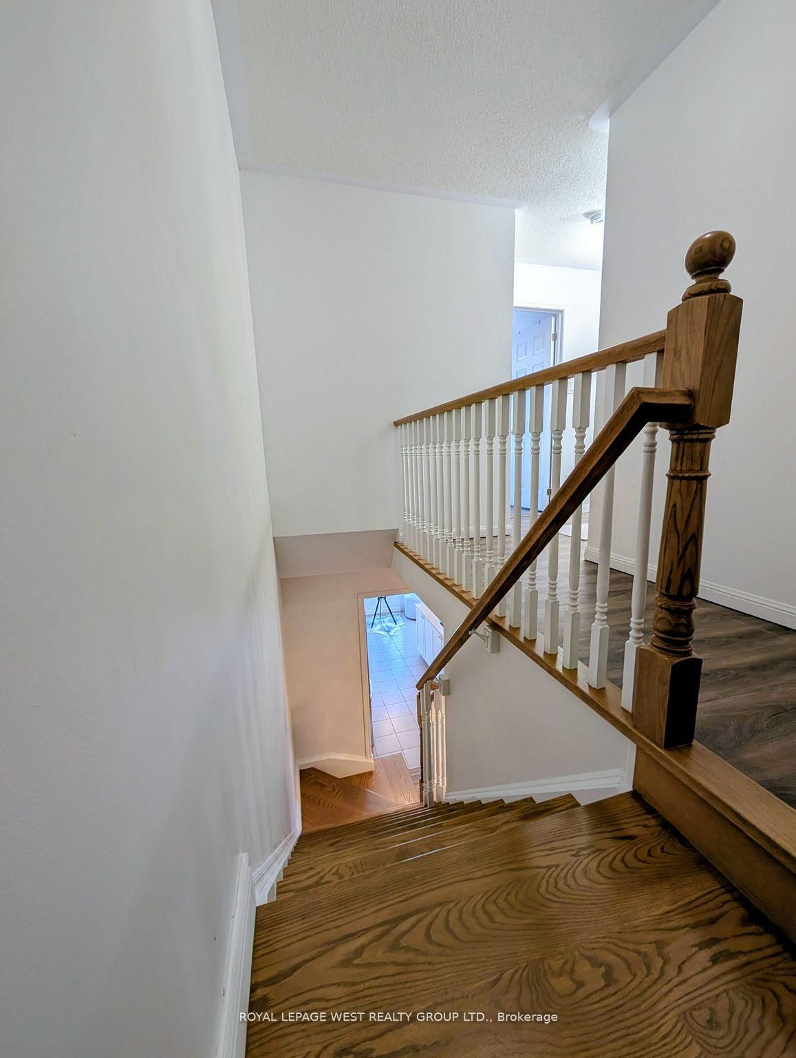 Townhouse for sale at 551 Pharo Pt, Milton, Ontario, L9T 8H6 - Willmott - MLS: W13011030