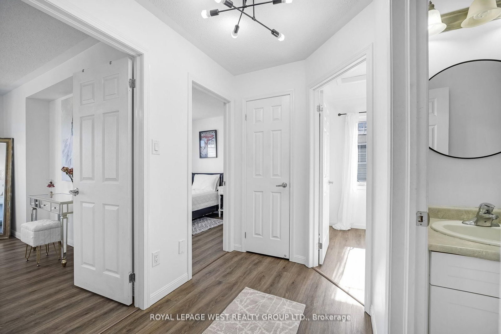 Townhouse for sale at 551 Pharo Pt, Milton, Ontario, L9T 8H6 - Willmott - MLS: W13011030