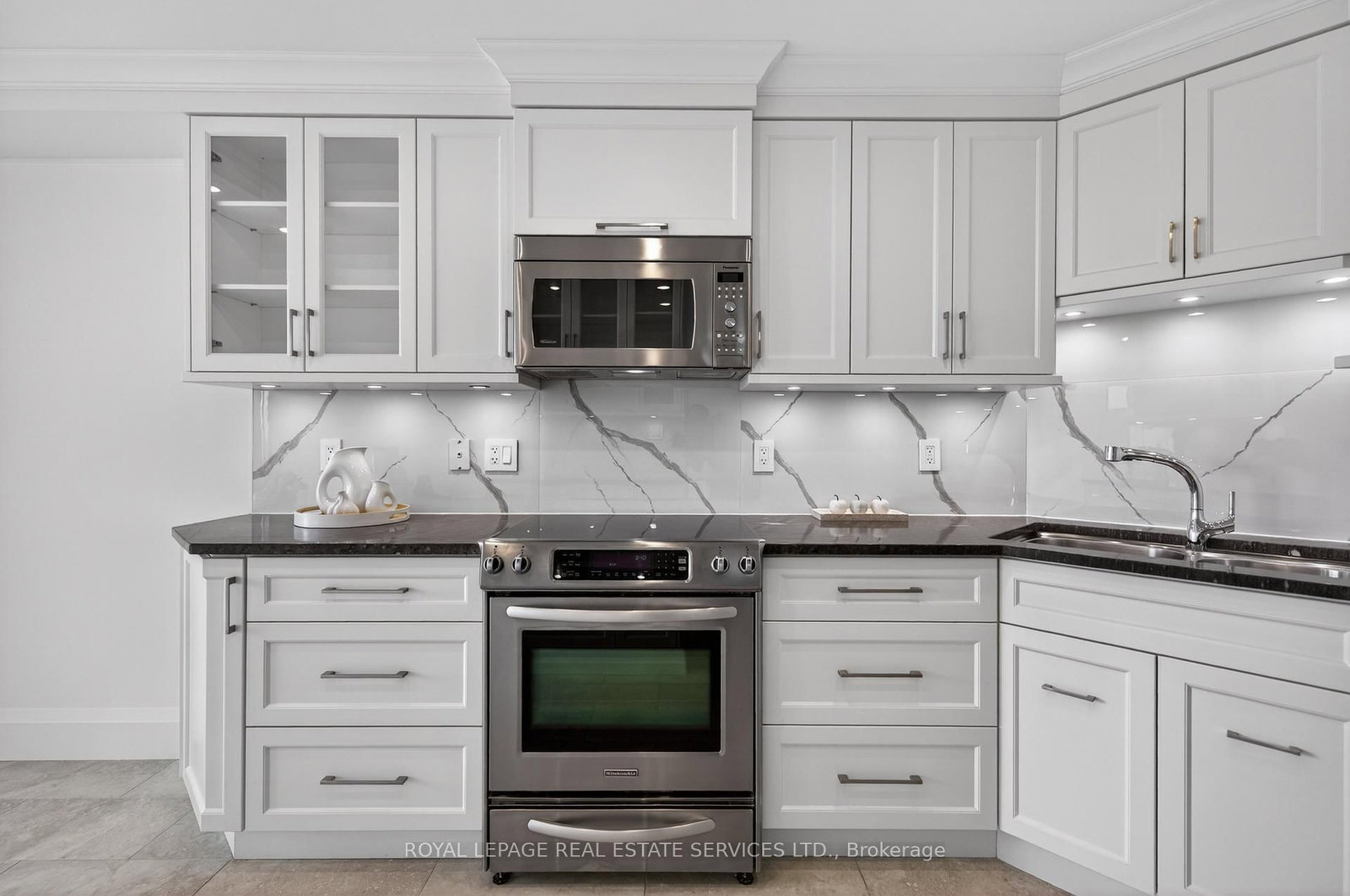 2170 Marine Drive, Unit 403 - Photo 17