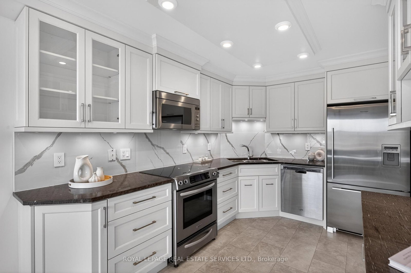 2170 Marine Drive, Unit 403 - Photo 18