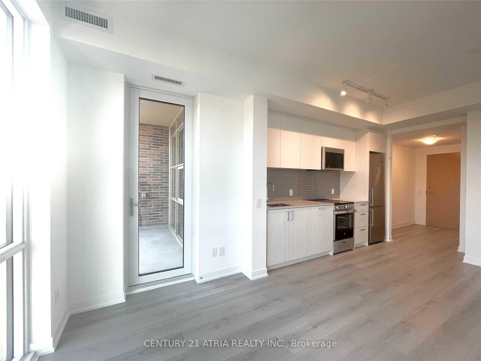 1787 St. Clair Avenue W, Unit 330 - Photo 4