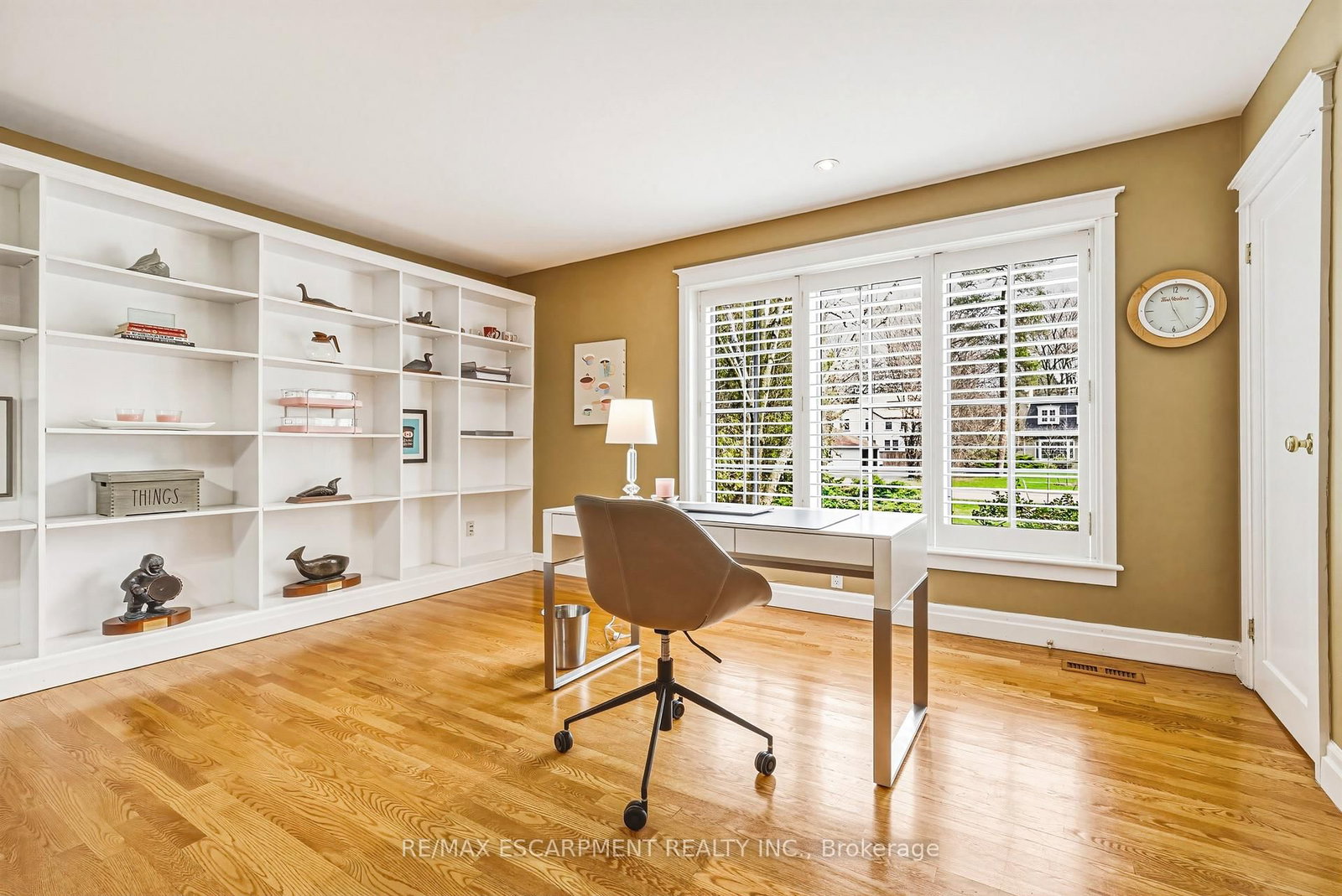 Detached House for sale at 7 Colonial Crescent, Oakville, Ontario, L6J 4K8 - Morrison - MLS: W13011222