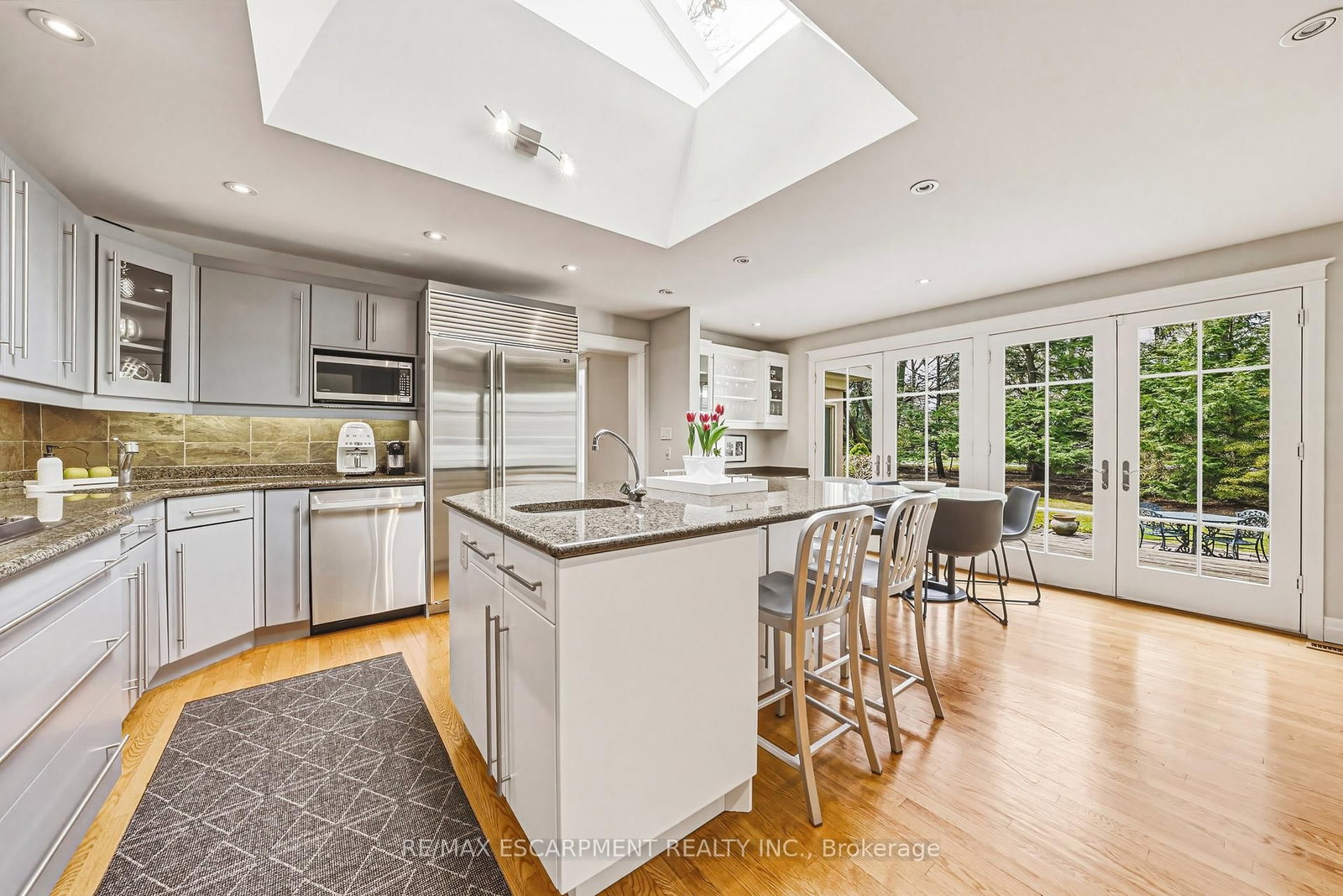 Detached House for sale at 7 Colonial Crescent, Oakville, Ontario, L6J 4K8 - Morrison - MLS: W13011222