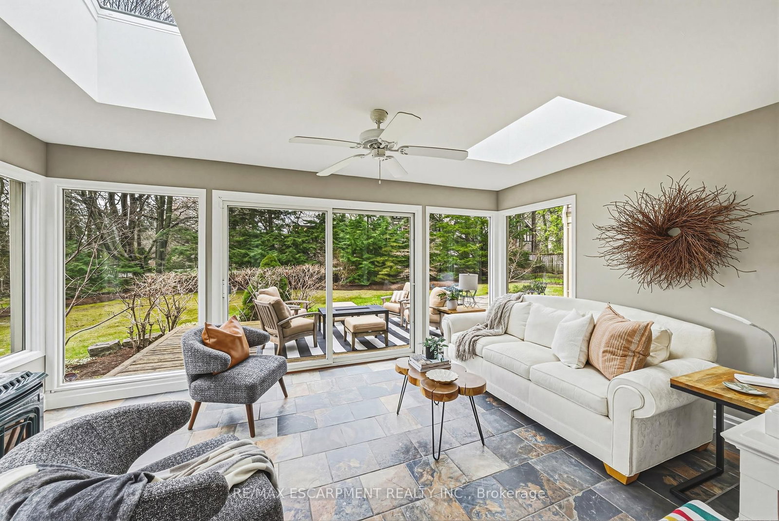 Detached House for sale at 7 Colonial Crescent, Oakville, Ontario, L6J 4K8 - Morrison - MLS: W13011222