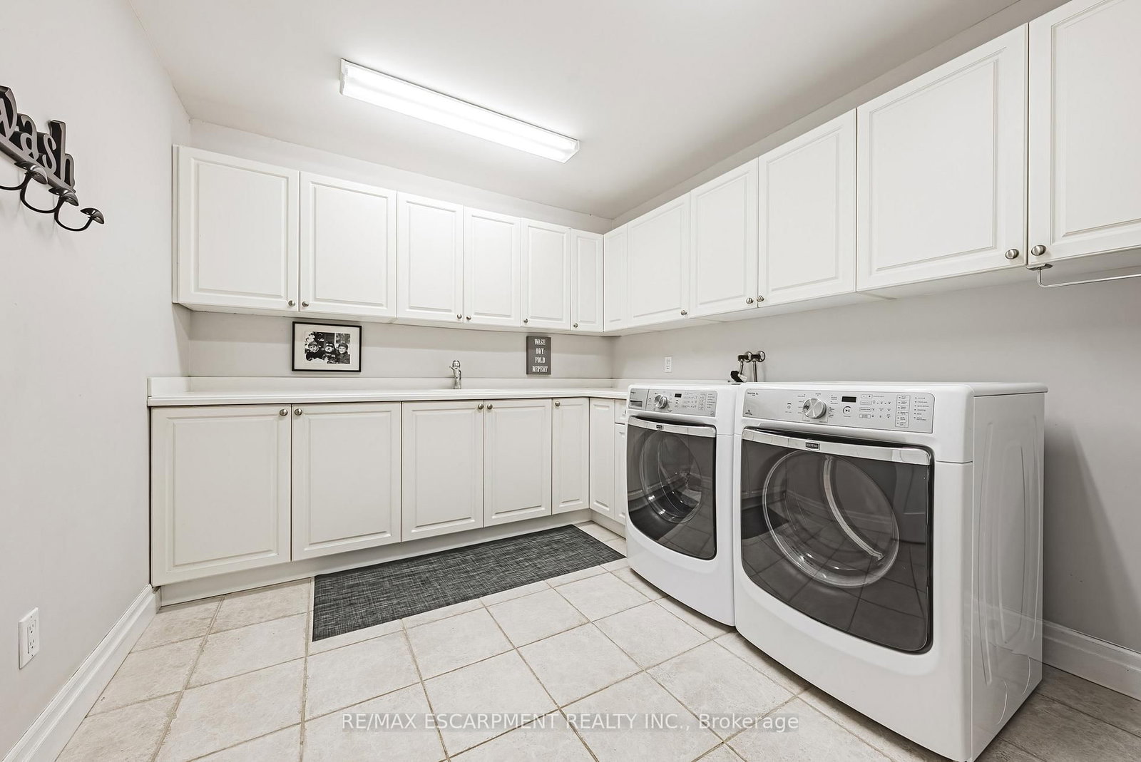 Detached House for sale at 7 Colonial Crescent, Oakville, Ontario, L6J 4K8 - Morrison - MLS: W13011222