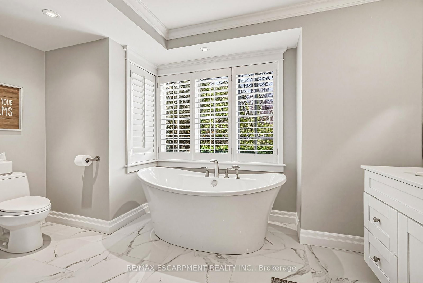 Detached House for sale at 7 Colonial Crescent, Oakville, Ontario, L6J 4K8 - Morrison - MLS: W13011222