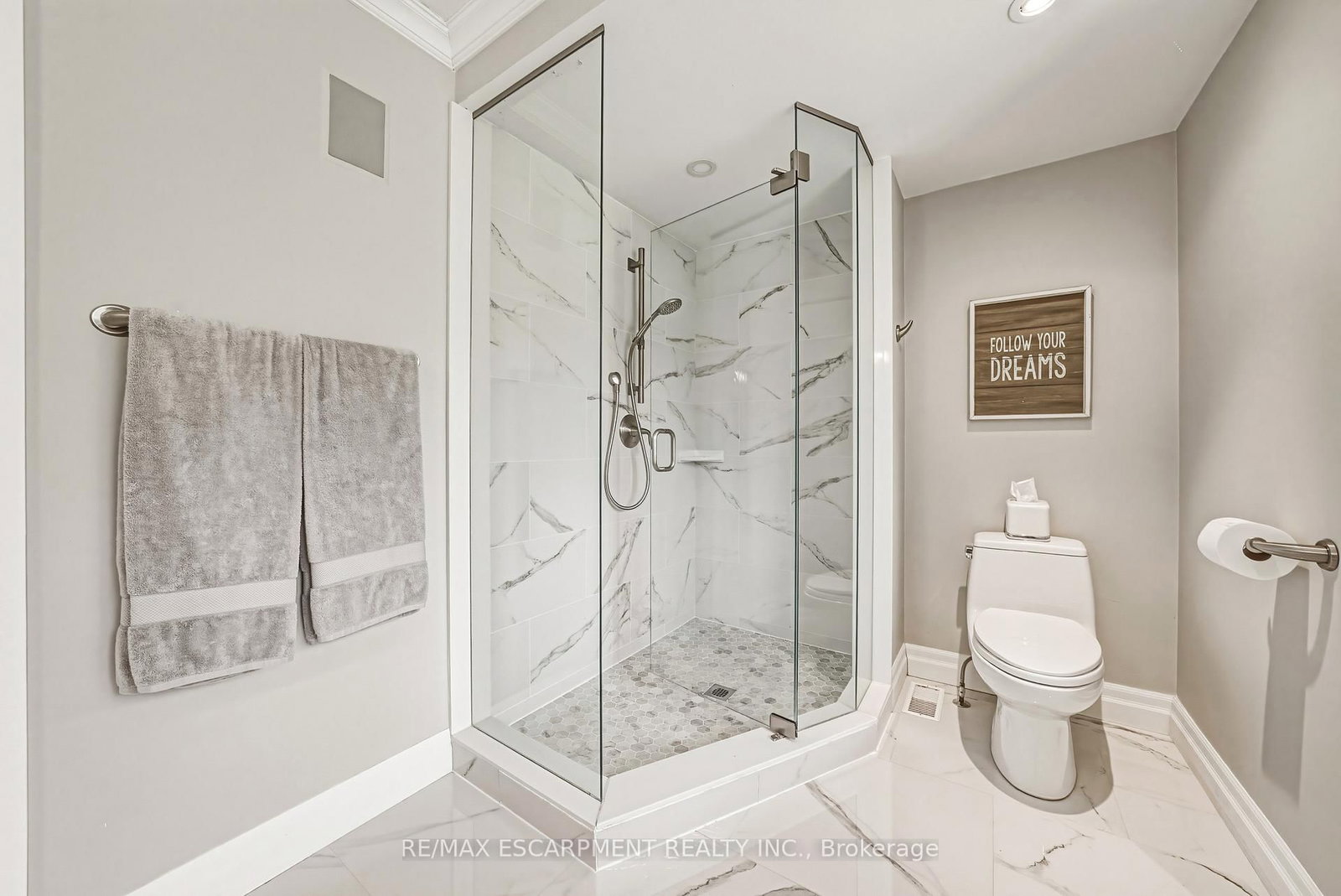 Detached House for sale at 7 Colonial Crescent, Oakville, Ontario, L6J 4K8 - Morrison - MLS: W13011222