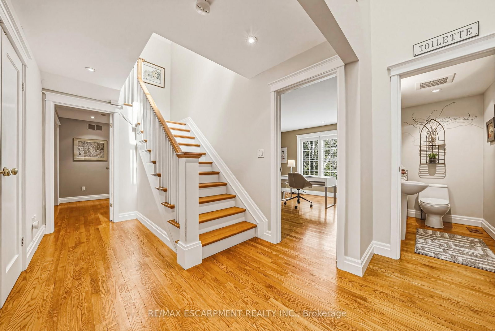 Detached House for sale at 7 Colonial Crescent, Oakville, Ontario, L6J 4K8 - Morrison - MLS: W13011222