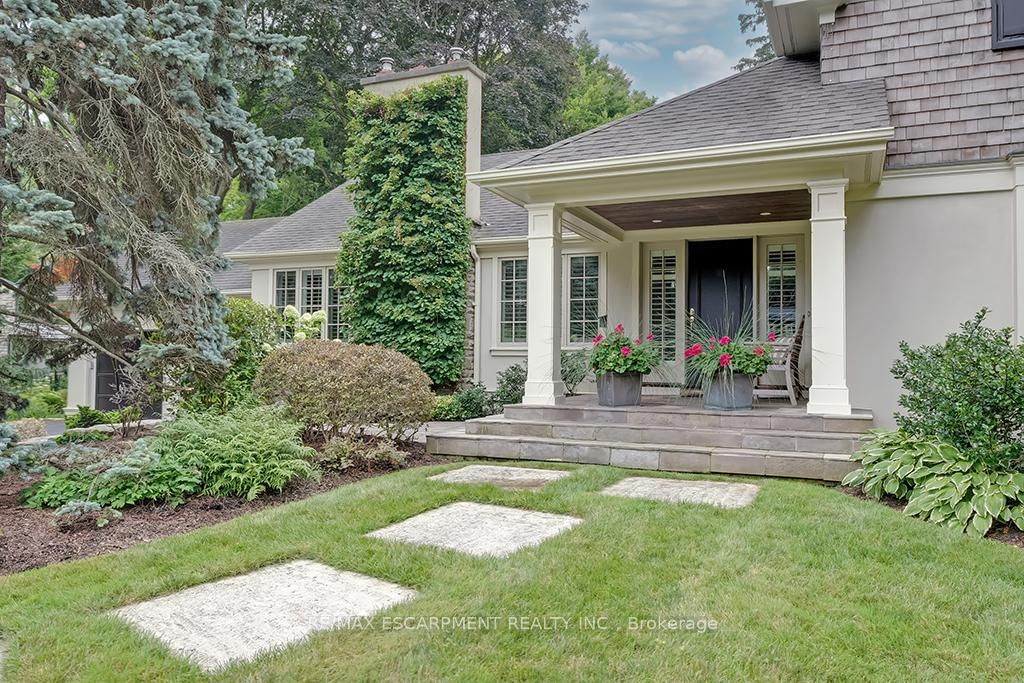 Detached House for sale at 7 Colonial Crescent, Oakville, Ontario, L6J 4K8 - Morrison - MLS: W13011222