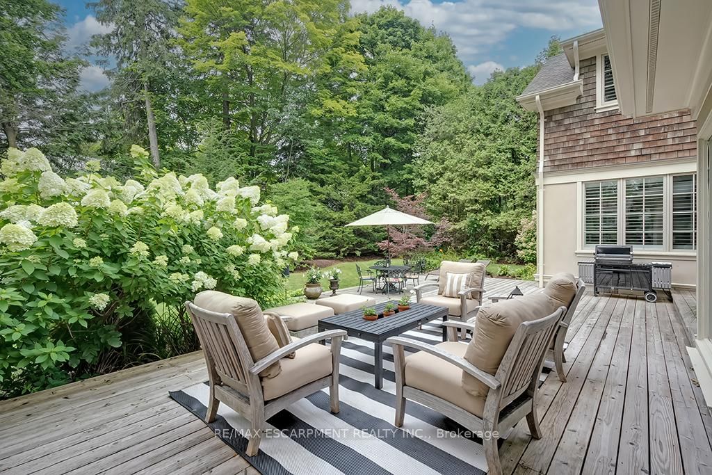 Detached House for sale at 7 Colonial Crescent, Oakville, Ontario, L6J 4K8 - Morrison - MLS: W13011222