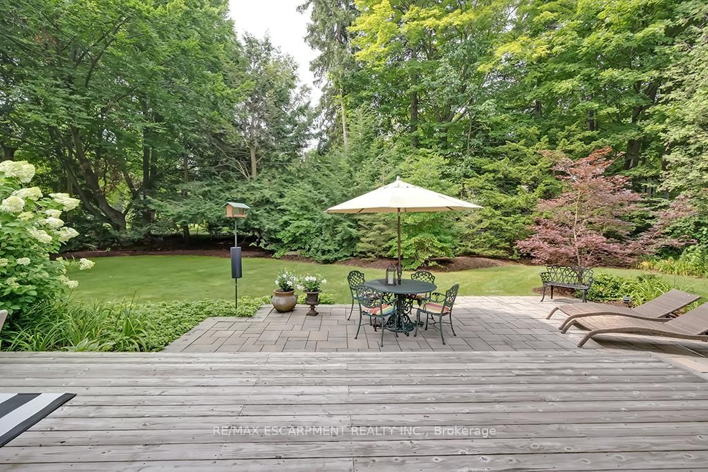 Detached House for sale at 7 Colonial Crescent, Oakville, Ontario, L6J 4K8 - Morrison - MLS: W13011222