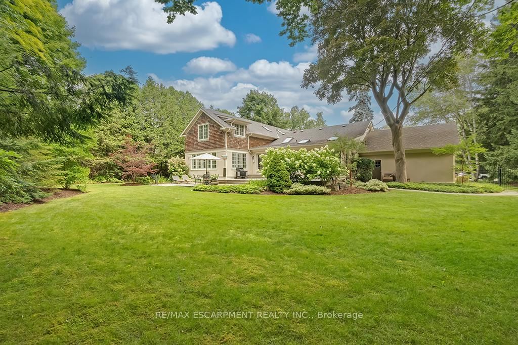 Detached House for sale at 7 Colonial Crescent, Oakville, Ontario, L6J 4K8 - Morrison - MLS: W13011222