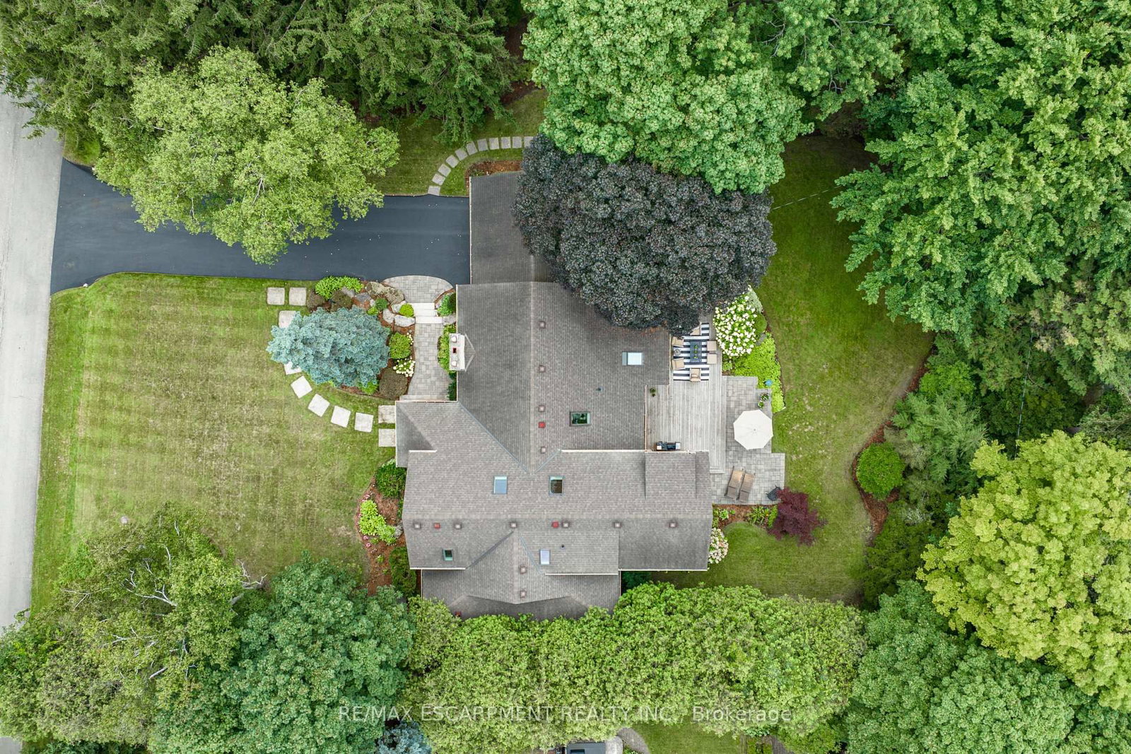 Detached House for sale at 7 Colonial Crescent, Oakville, Ontario, L6J 4K8 - Morrison - MLS: W13011222