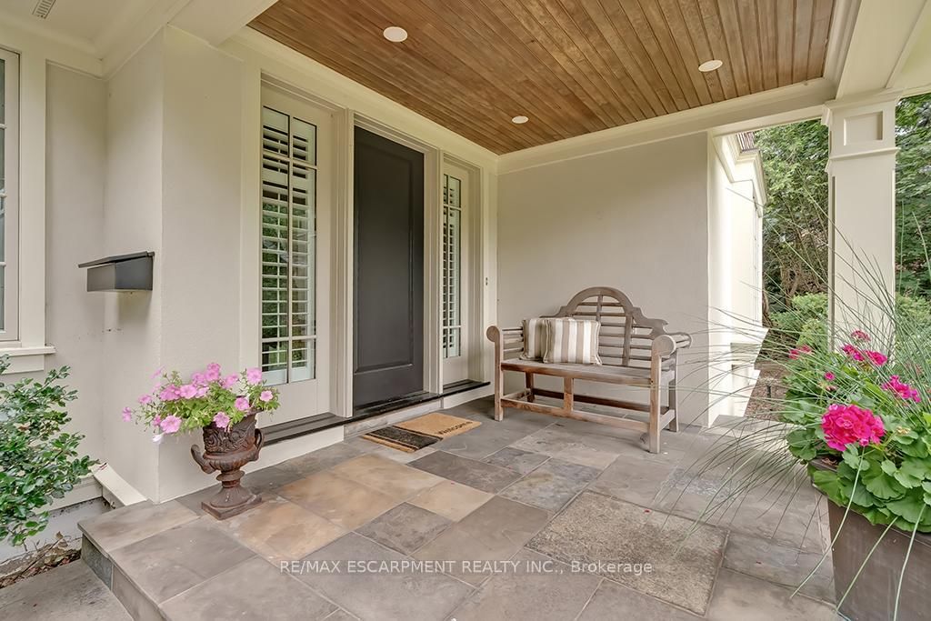 Detached House for sale at 7 Colonial Crescent, Oakville, Ontario, L6J 4K8 - Morrison - MLS: W13011222