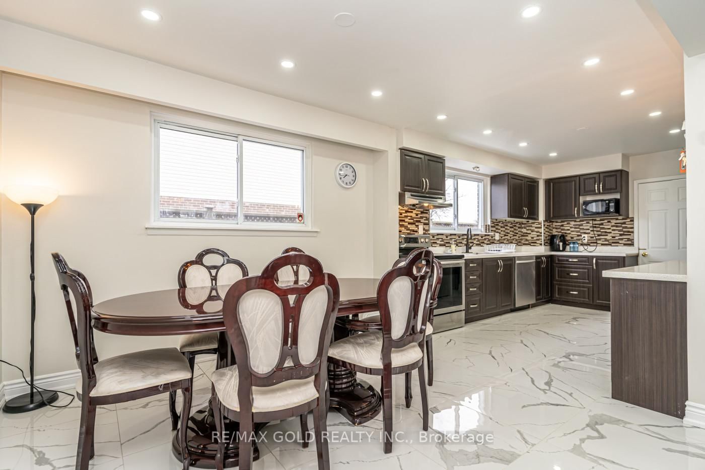 Detached House for sale at 1 Elrose Road, Brampton, Ontario, L6T 2C2 - Southgate - MLS: W13011270