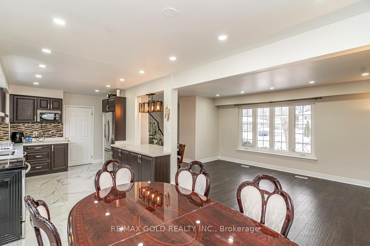 Detached House for sale at 1 Elrose Road, Brampton, Ontario, L6T 2C2 - Southgate - MLS: W13011270