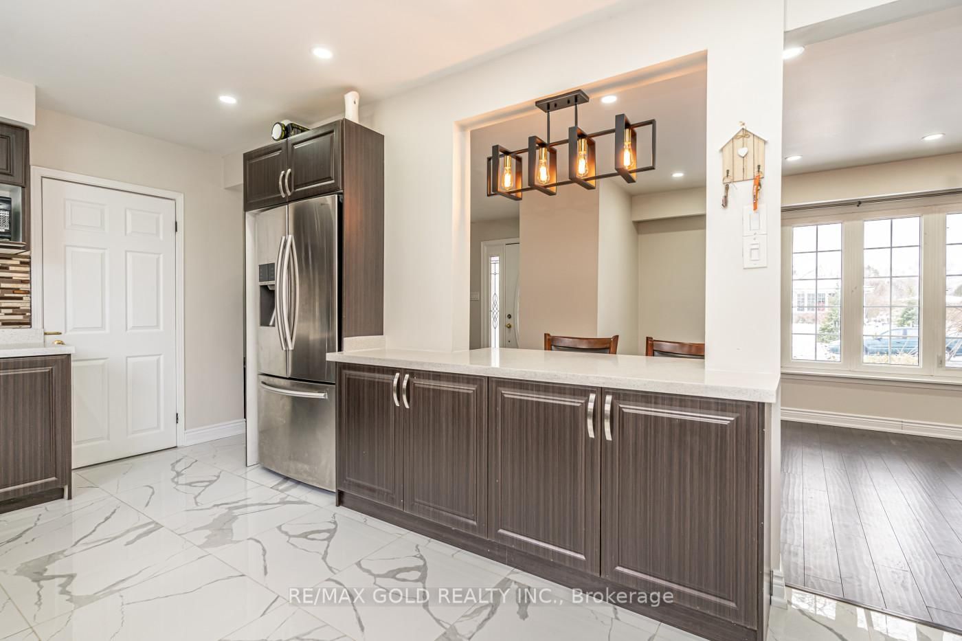 Detached House for sale at 1 Elrose Road, Brampton, Ontario, L6T 2C2 - Southgate - MLS: W13011270