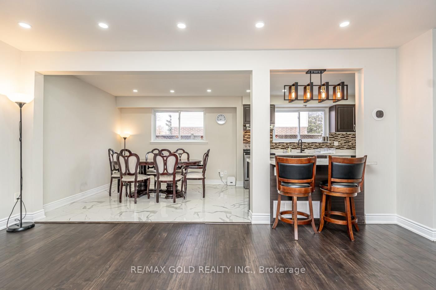 Detached House for sale at 1 Elrose Road, Brampton, Ontario, L6T 2C2 - Southgate - MLS: W13011270