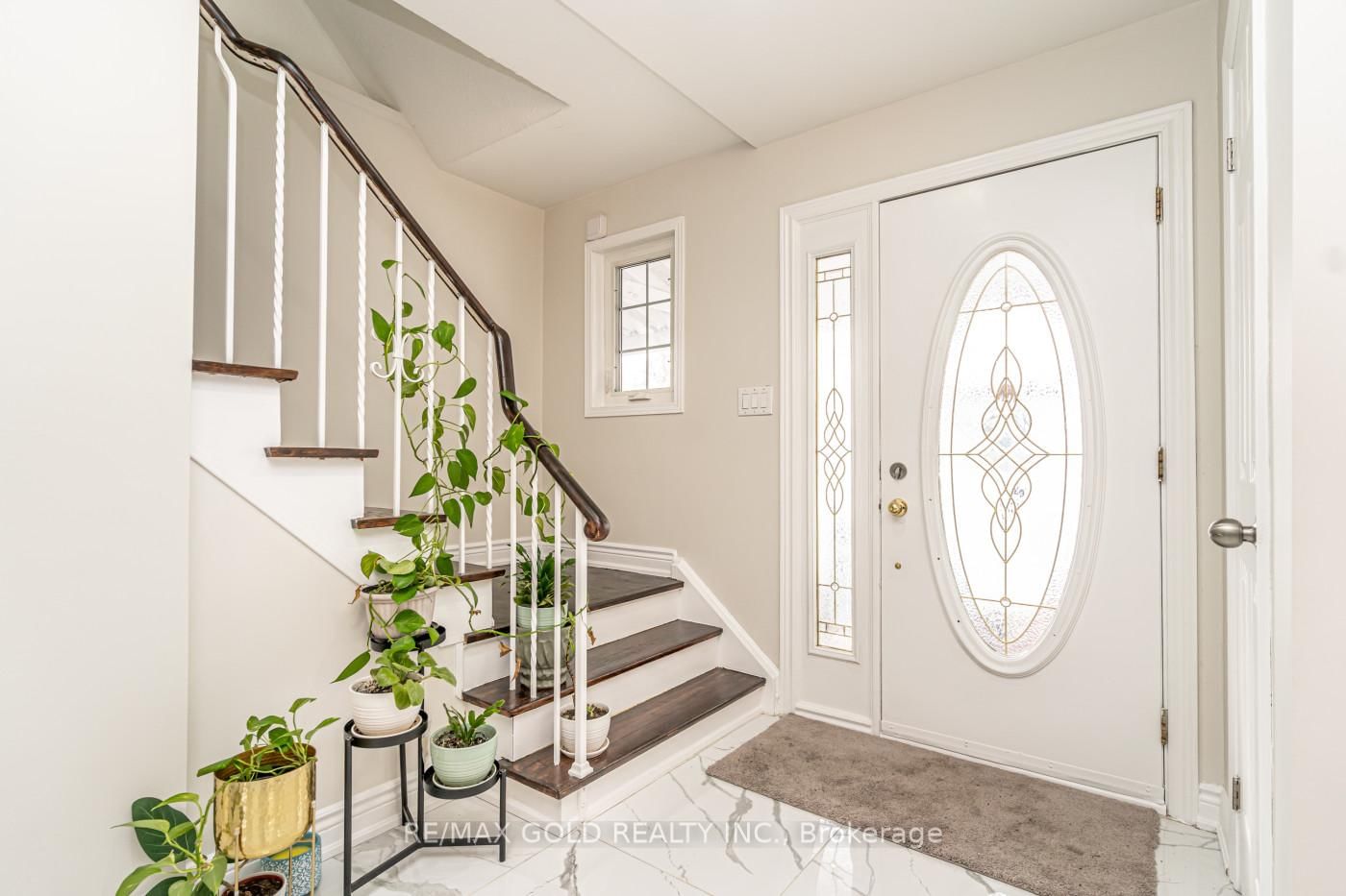 Detached House for sale at 1 Elrose Road, Brampton, Ontario, L6T 2C2 - Southgate - MLS: W13011270