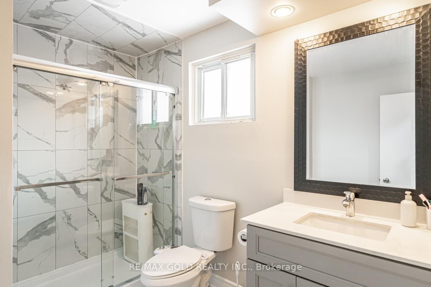 Detached House for sale at 1 Elrose Road, Brampton, Ontario, L6T 2C2 - Southgate - MLS: W13011270