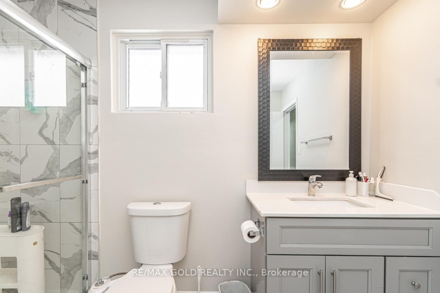 Detached House for sale at 1 Elrose Road, Brampton, Ontario, L6T 2C2 - Southgate - MLS: W13011270