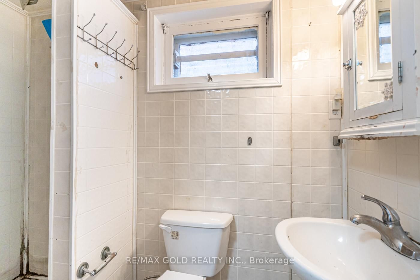 Detached House for sale at 1 Elrose Road, Brampton, Ontario, L6T 2C2 - Southgate - MLS: W13011270