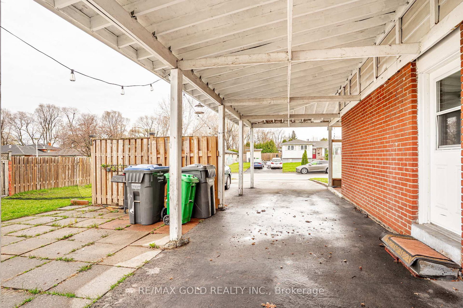 Detached House for sale at 1 Elrose Road, Brampton, Ontario, L6T 2C2 - Southgate - MLS: W13011270