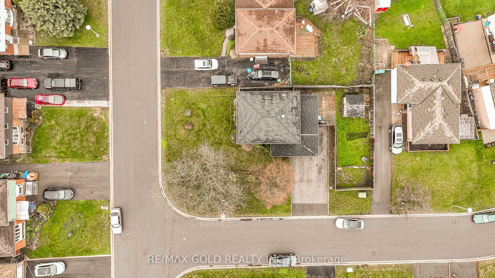 Detached House for sale at 1 Elrose Road, Brampton, Ontario, L6T 2C2 - Southgate - MLS: W13011270