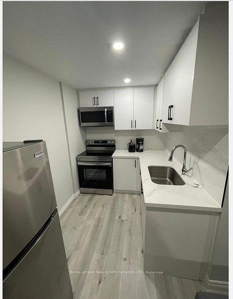 238 Queen Street S - Photo 20