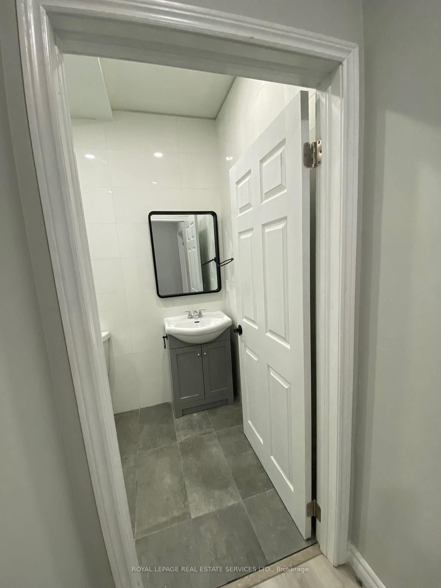 238 Queen Street S - Photo 30