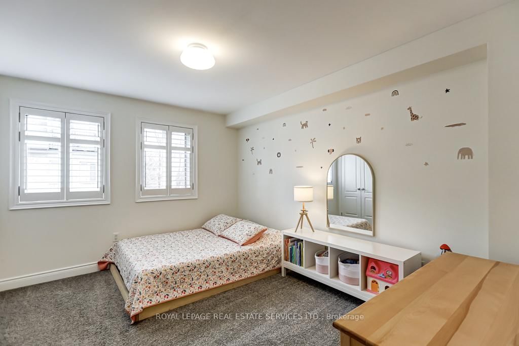 245 Van Dusen Boulevard, Unit #8 - Photo 18