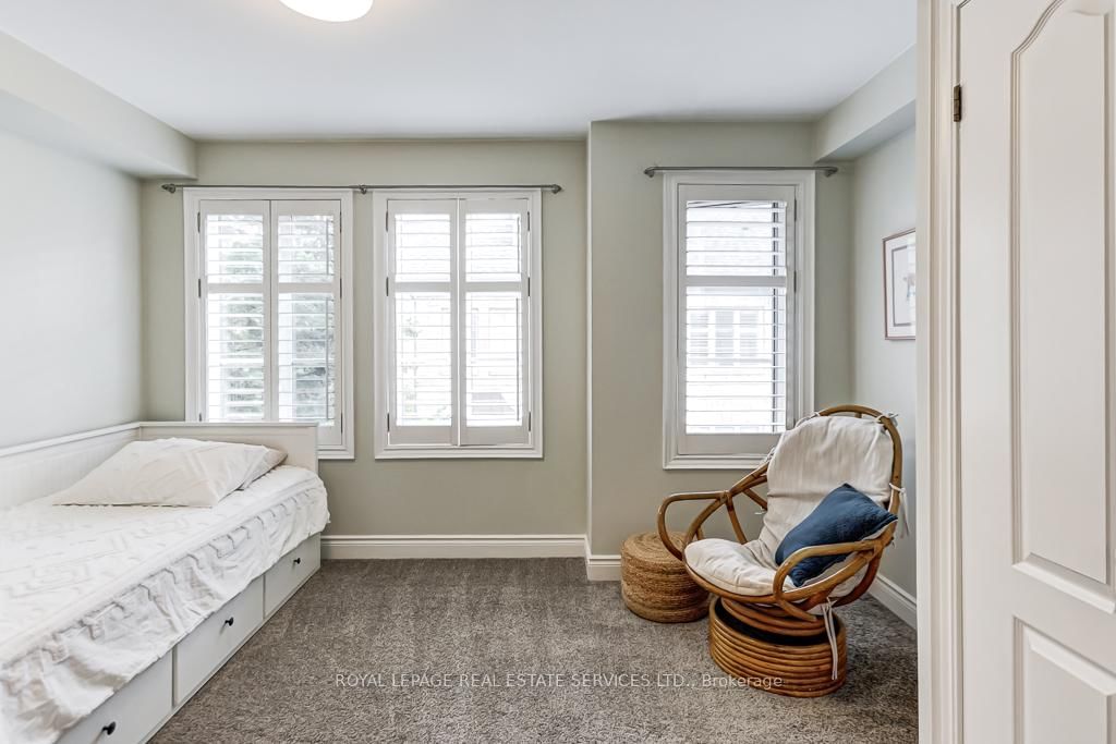 245 Van Dusen Boulevard, Unit #8 - Photo 20