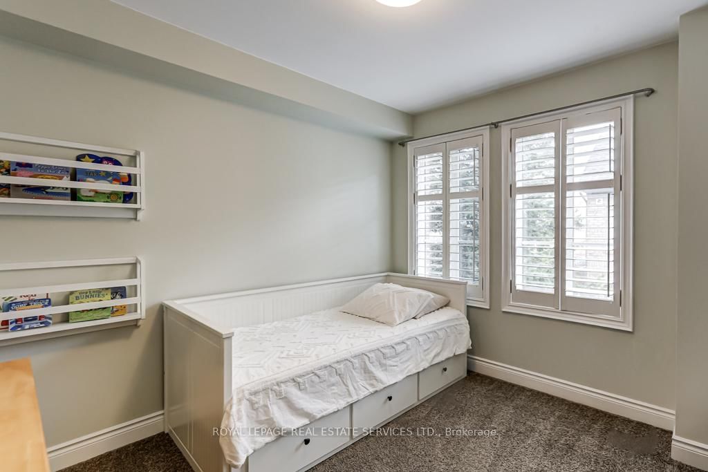 245 Van Dusen Boulevard, Unit #8 - Photo 21