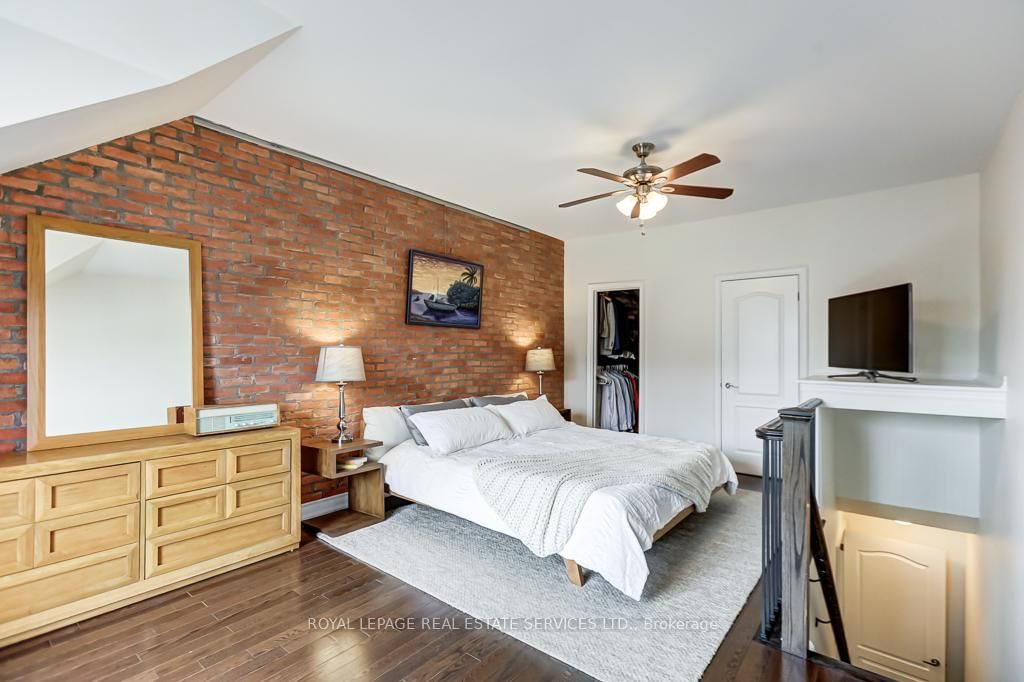 245 Van Dusen Boulevard, Unit #8 - Photo 25