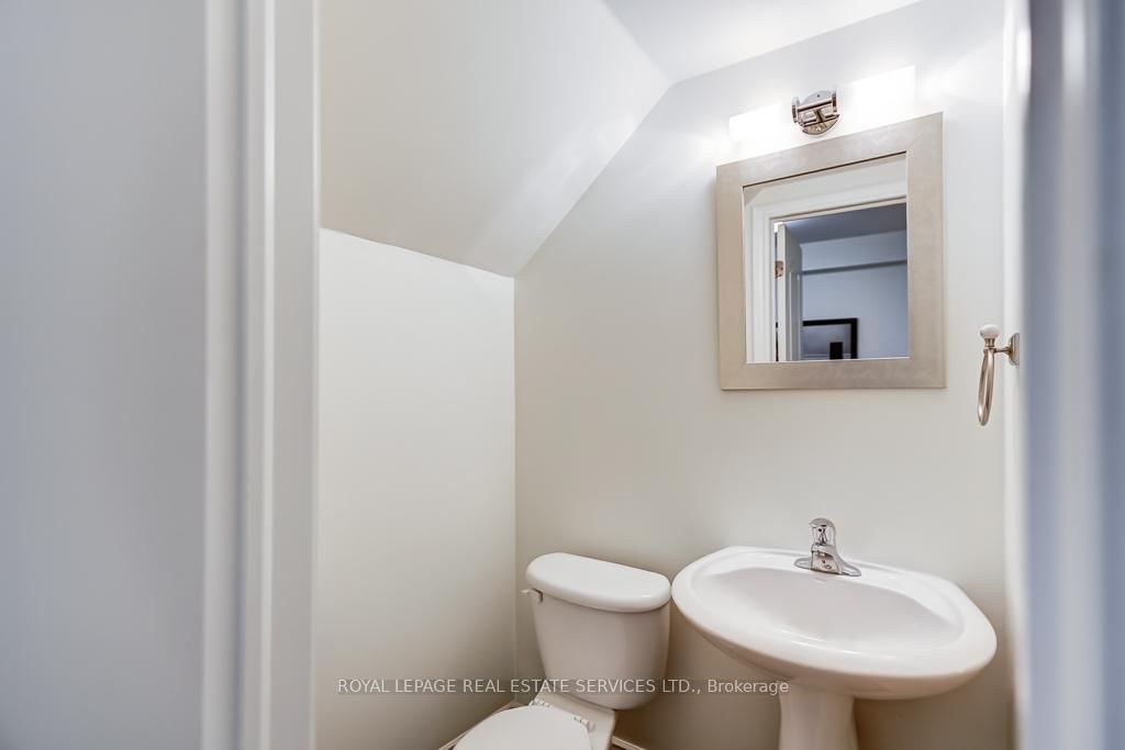 245 Van Dusen Boulevard, Unit #8 - Photo 31