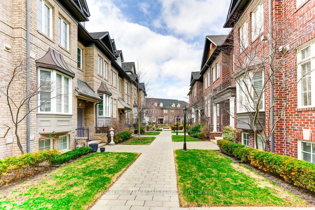 245 Van Dusen Boulevard, Unit #8 - Photo 32