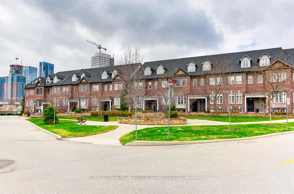 245 Van Dusen Boulevard, Unit #8 - Photo 33