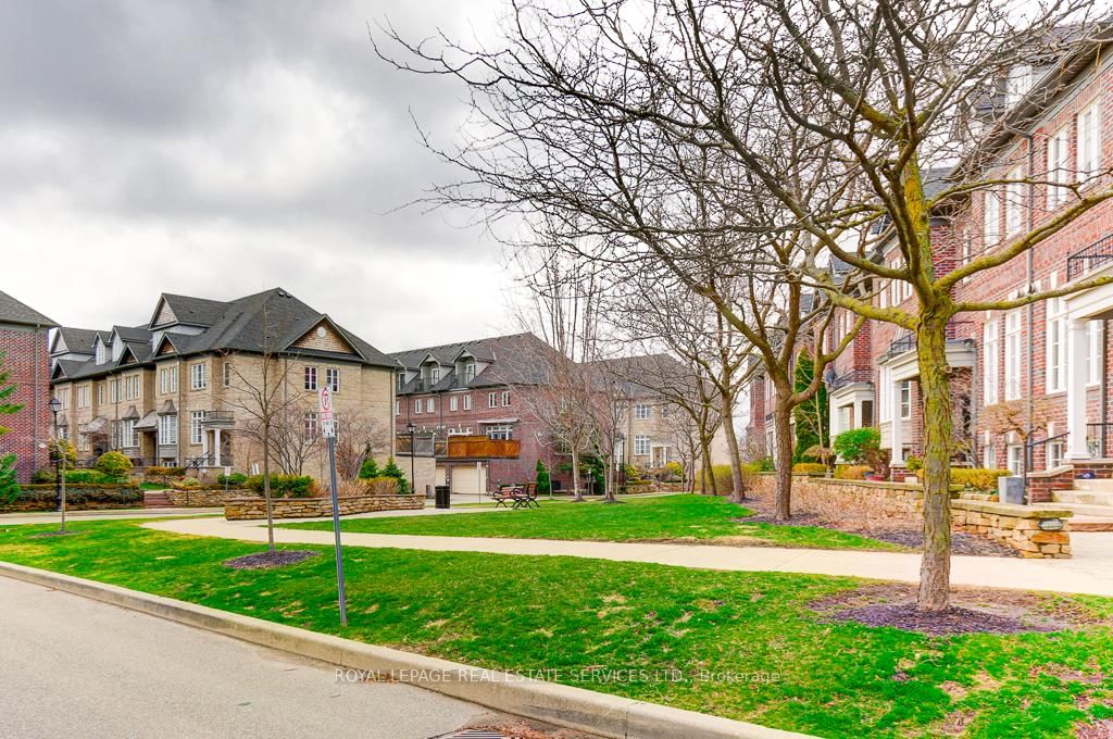 245 Van Dusen Boulevard, Unit #8 - Photo 34