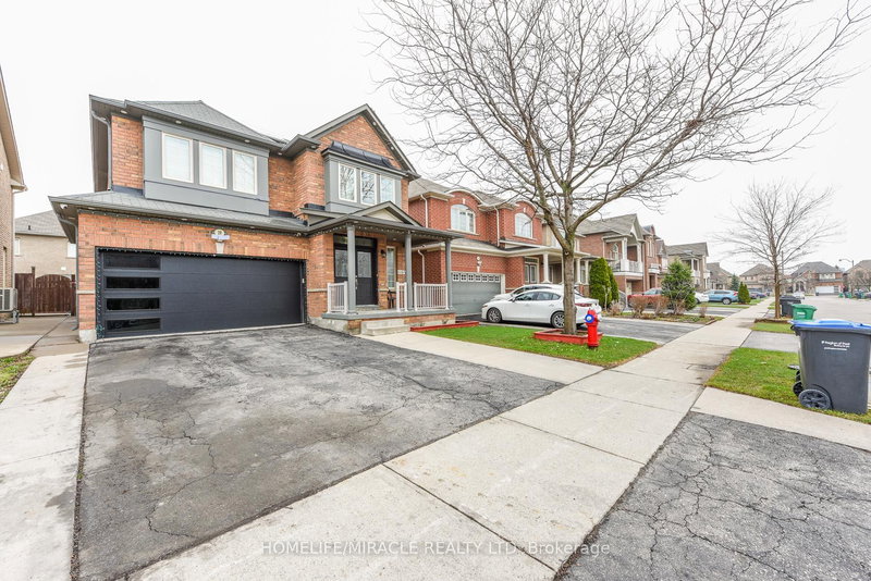 20 Gamson Cres, Brampton, L6R 0V8 | Image 2